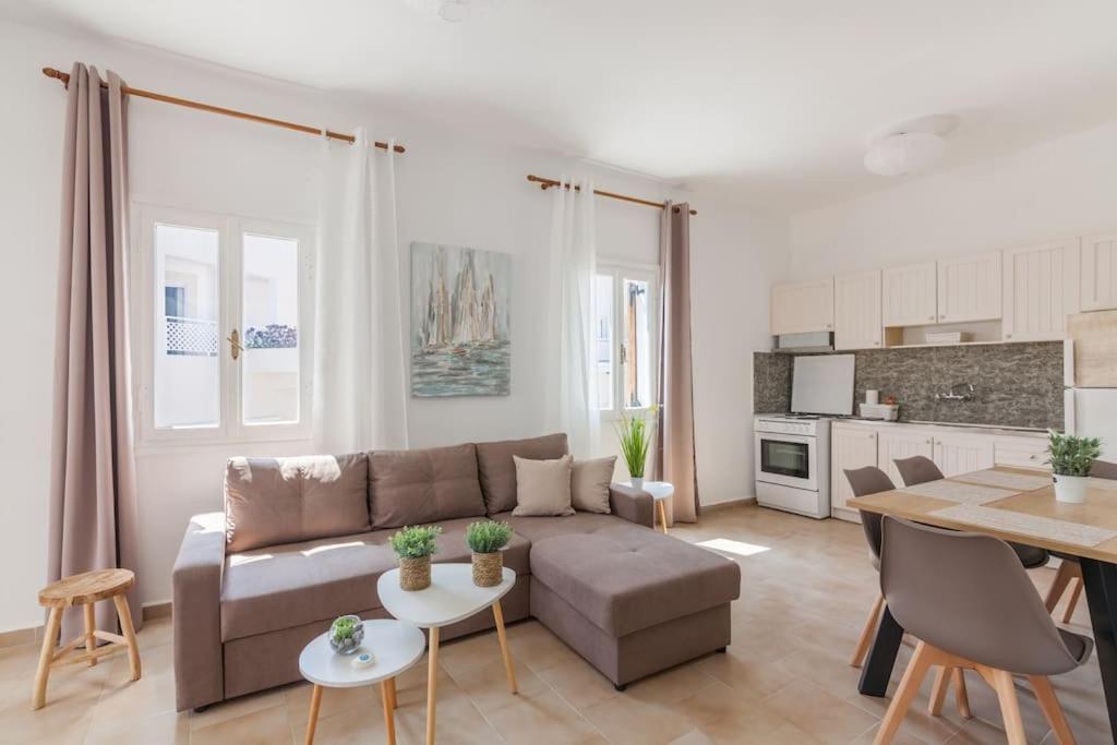 Geo'S Lovely Two Bedroom Island Apartment Gouves Extérieur photo