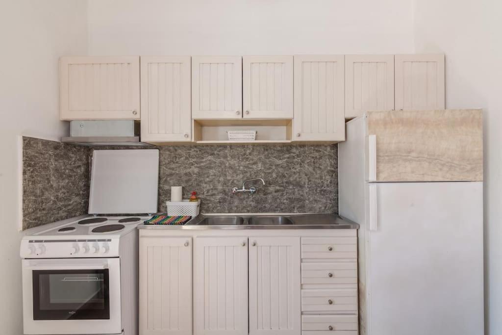 Geo'S Lovely Two Bedroom Island Apartment Gouves Extérieur photo
