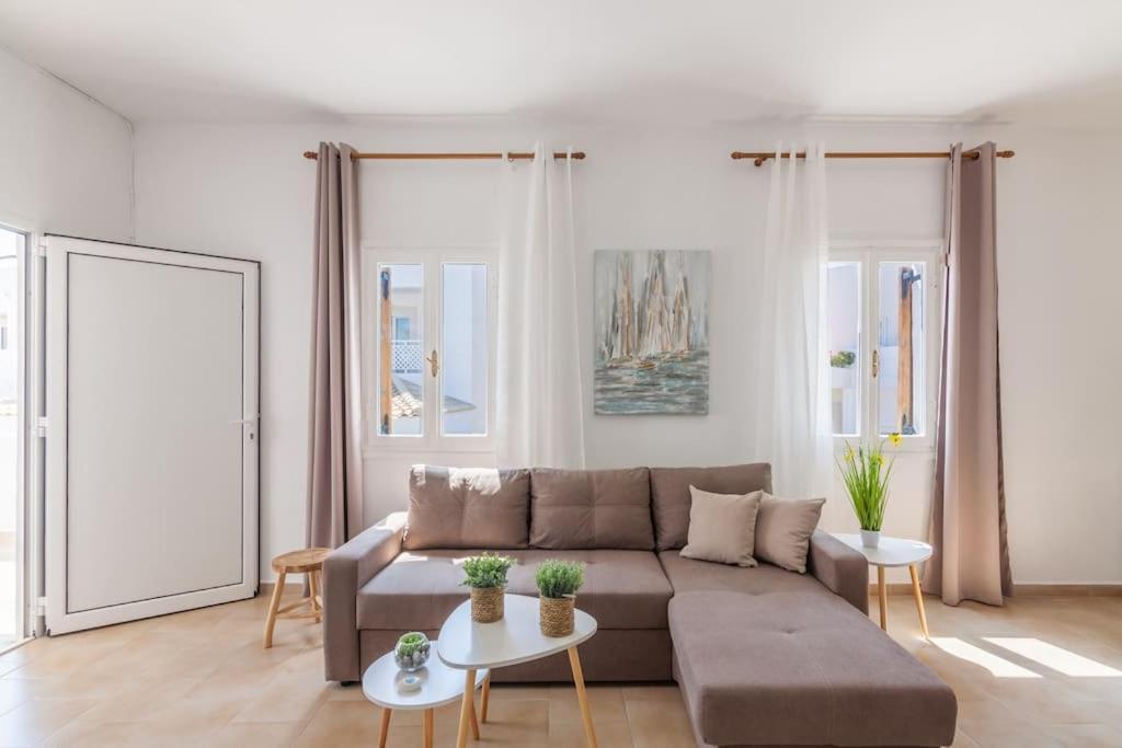 Geo'S Lovely Two Bedroom Island Apartment Gouves Extérieur photo