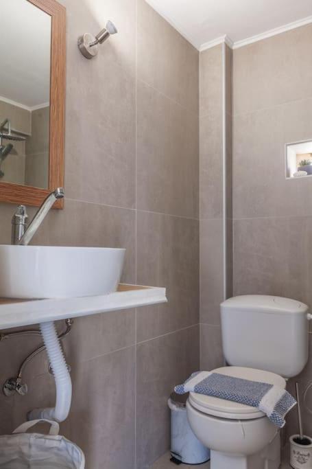 Geo'S Lovely Two Bedroom Island Apartment Gouves Extérieur photo