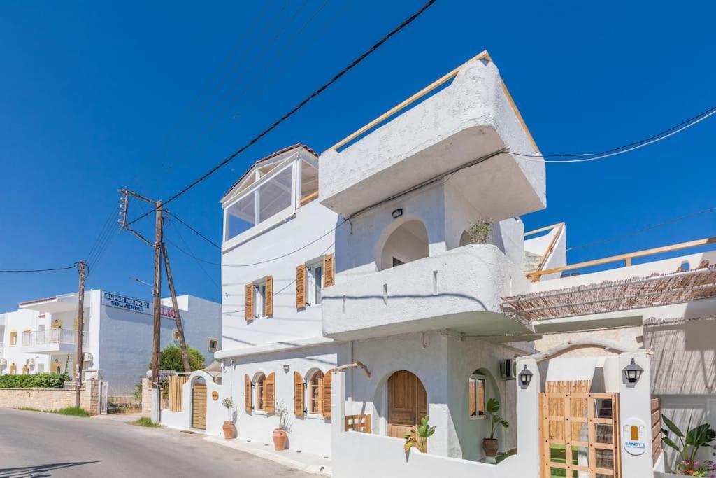 Geo'S Lovely Two Bedroom Island Apartment Gouves Extérieur photo