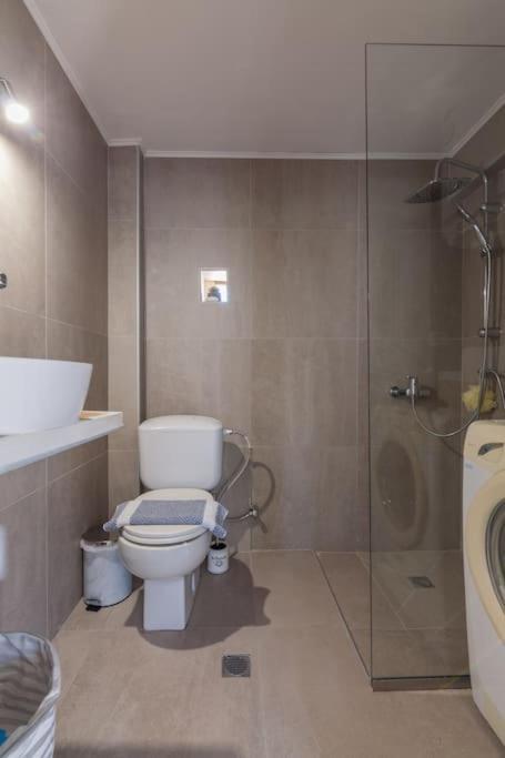 Geo'S Lovely Two Bedroom Island Apartment Gouves Extérieur photo