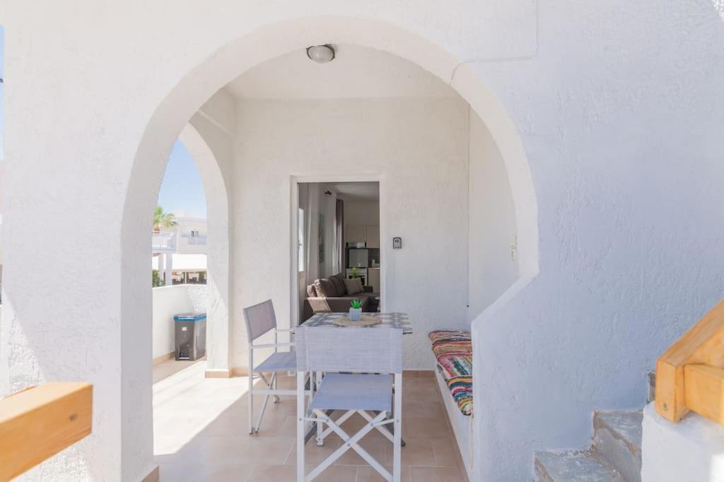 Geo'S Lovely Two Bedroom Island Apartment Gouves Extérieur photo