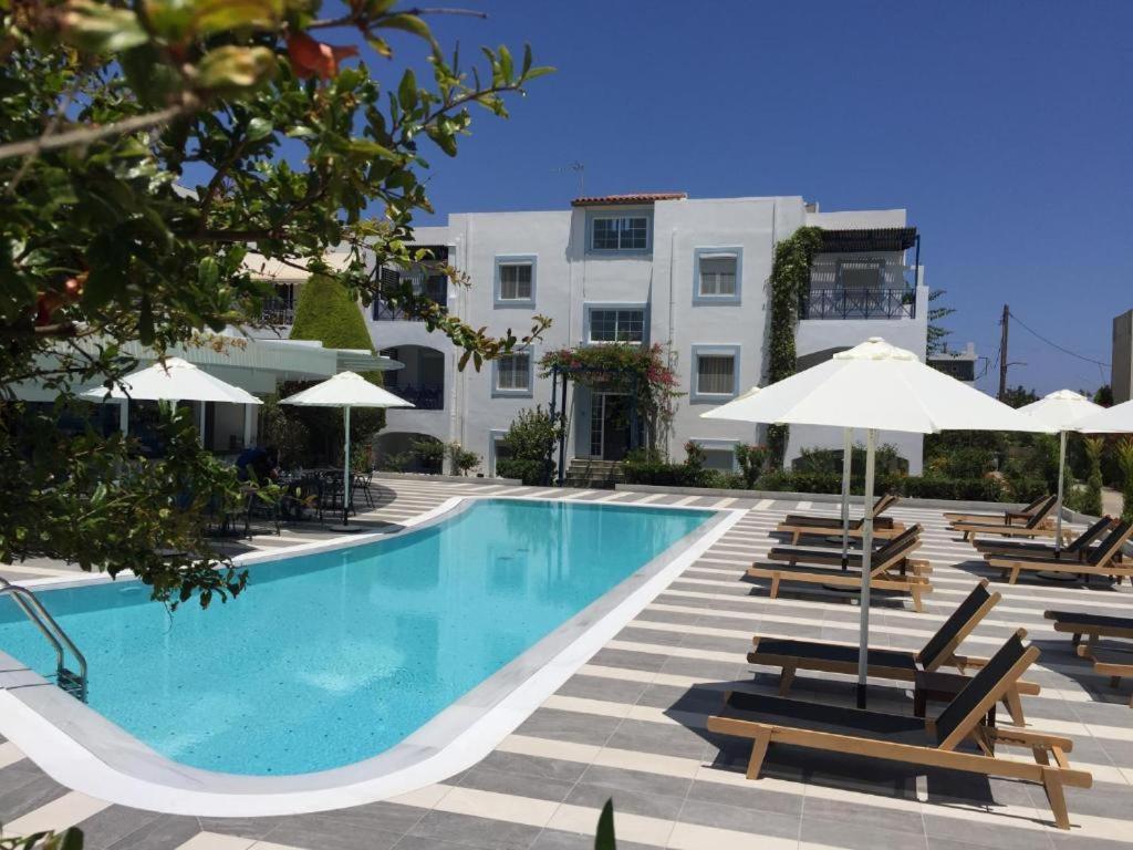Geo'S Lovely Two Bedroom Island Apartment Gouves Extérieur photo