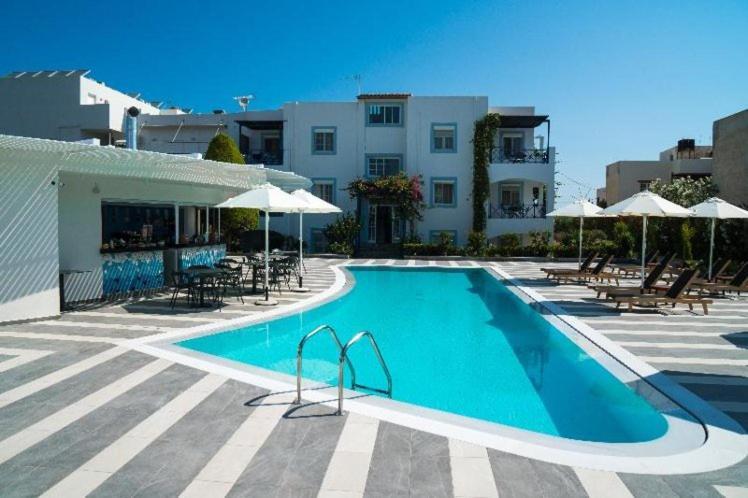 Geo'S Lovely Two Bedroom Island Apartment Gouves Extérieur photo